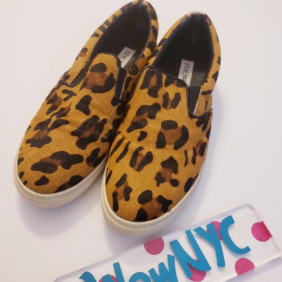 Steve Madden Shoes - Steve Madden sneaker flat leopard 10